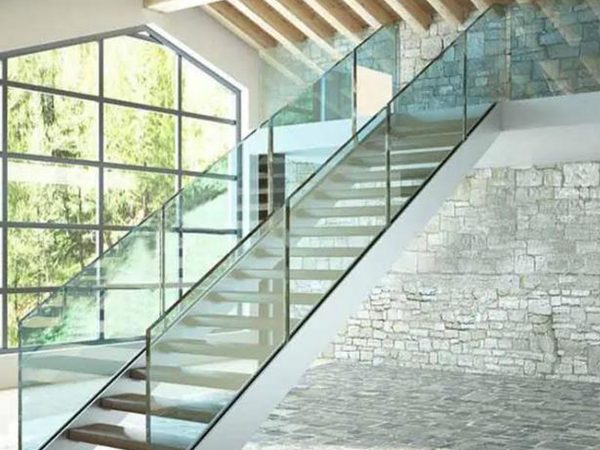 玻璃踏步楼梯安装